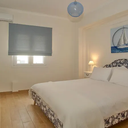 Appartement The Bluehouse - Spacious Floor Flat With Parking, By Mon Repos *