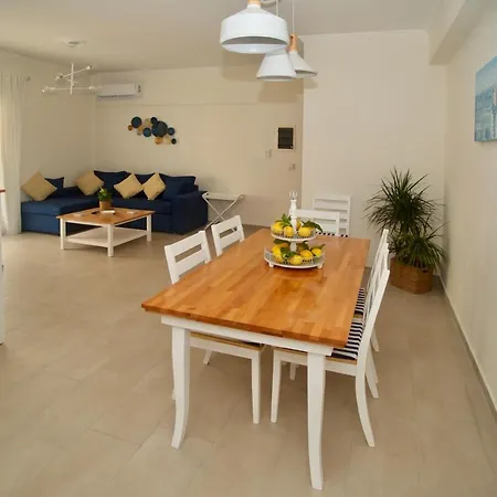 The Bluehouse - Spacious Floor Flat With Parking, By Mon Repos * Corfu (city)