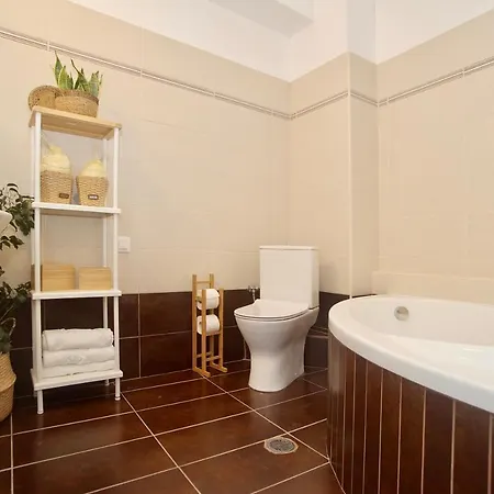 The Bluehouse - Spacious Floor Flat With Parking, By Mon Repos Apartment Corfu (city)