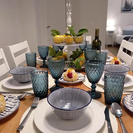 Apartment The Bluehouse - Spacious Floor Flat With Parking, By Mon Repos