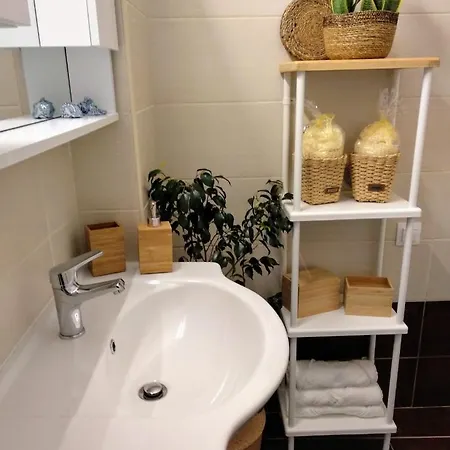 Apartment The Bluehouse - Spacious Floor Flat With Parking, By Mon Repos